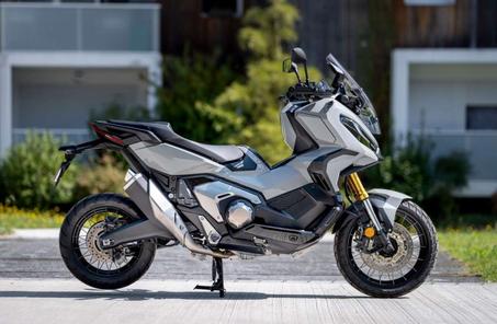 2023 XAdv 750 importé neuf