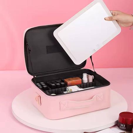 حقيبة مكياج بمرآة LED