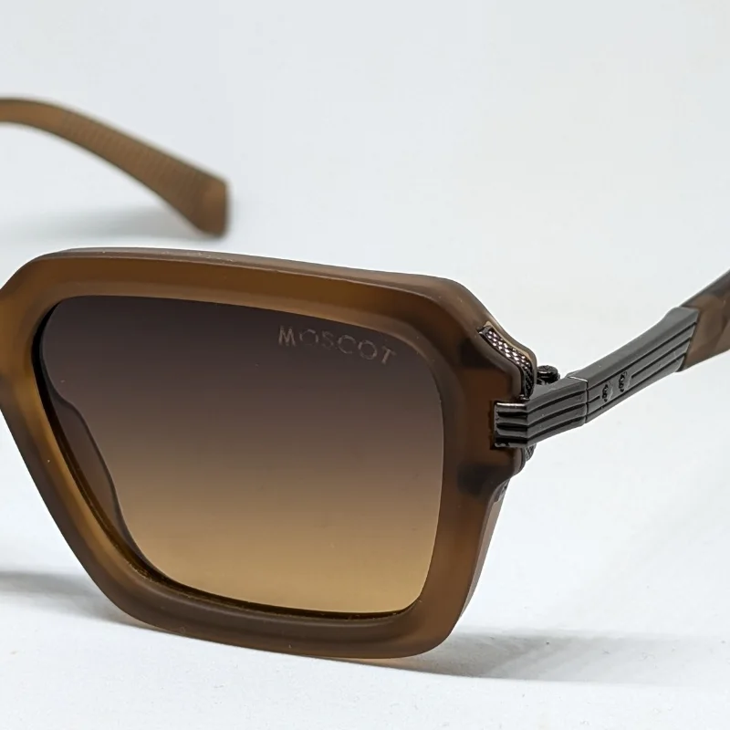 نظارات موسكوت لمتوش (Moscot Lemtosh) - اللون العسلي الشفاف (Honey) بتصميم كلاسيكي خالد