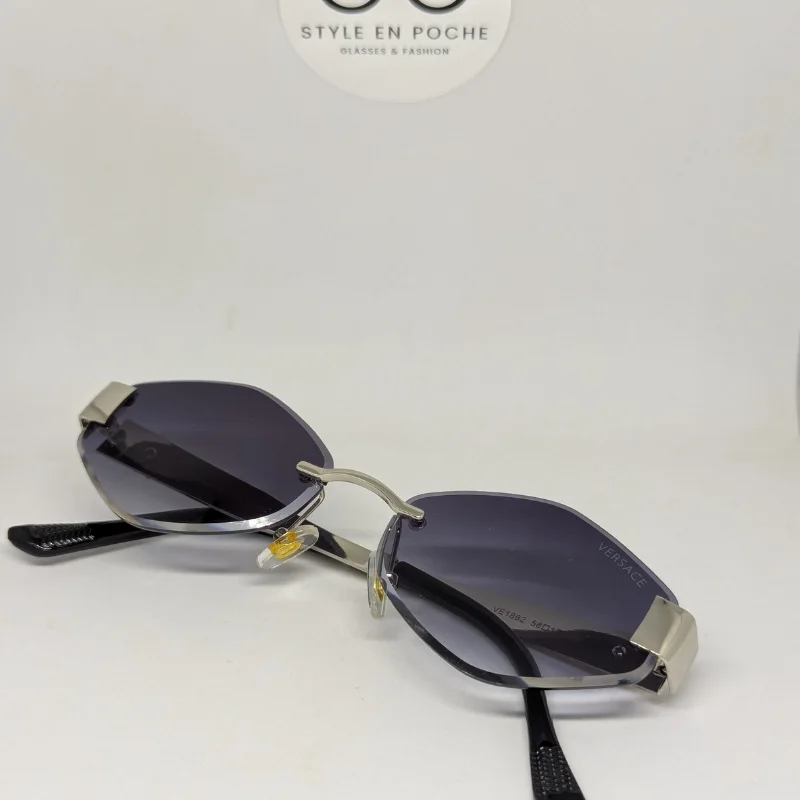 نظارات فرزاتشي(VERSACE )شمسية نسائية عديمة الإطار بتصميم هندسي سداسي وشعار رأس الميدوزا الذهبي