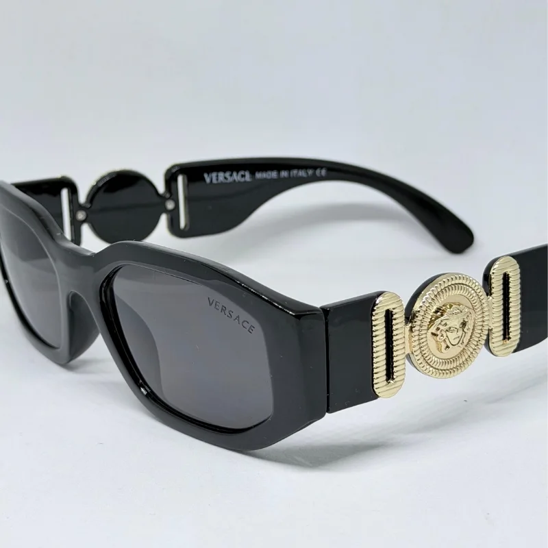 نظارات فرزاتشي (Versace) - إطلالة 