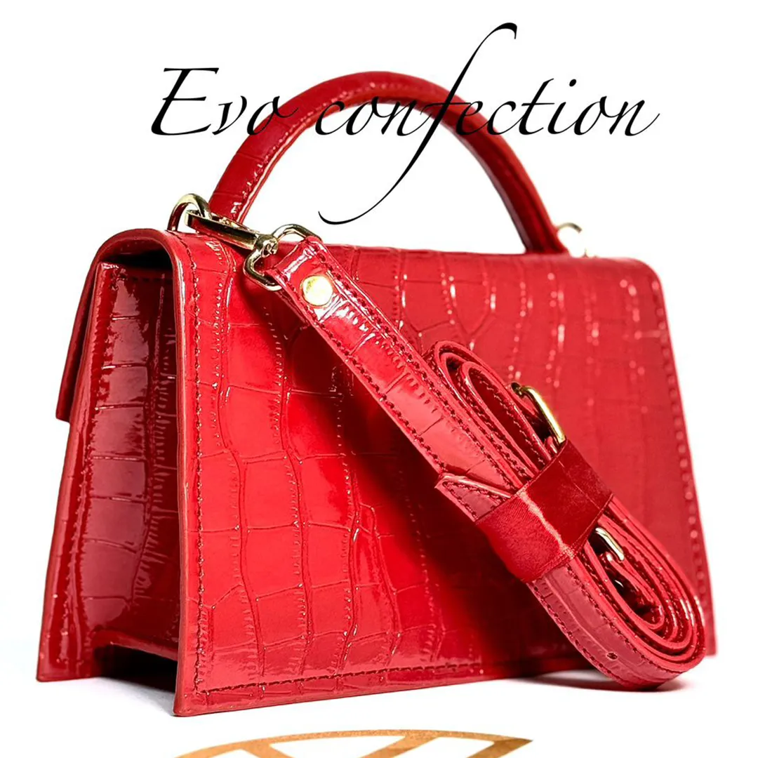 COLLECTION – ADRIANA CHIC