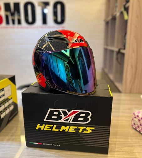 كاسك الدراجة النارية الماركة العالمية BYB