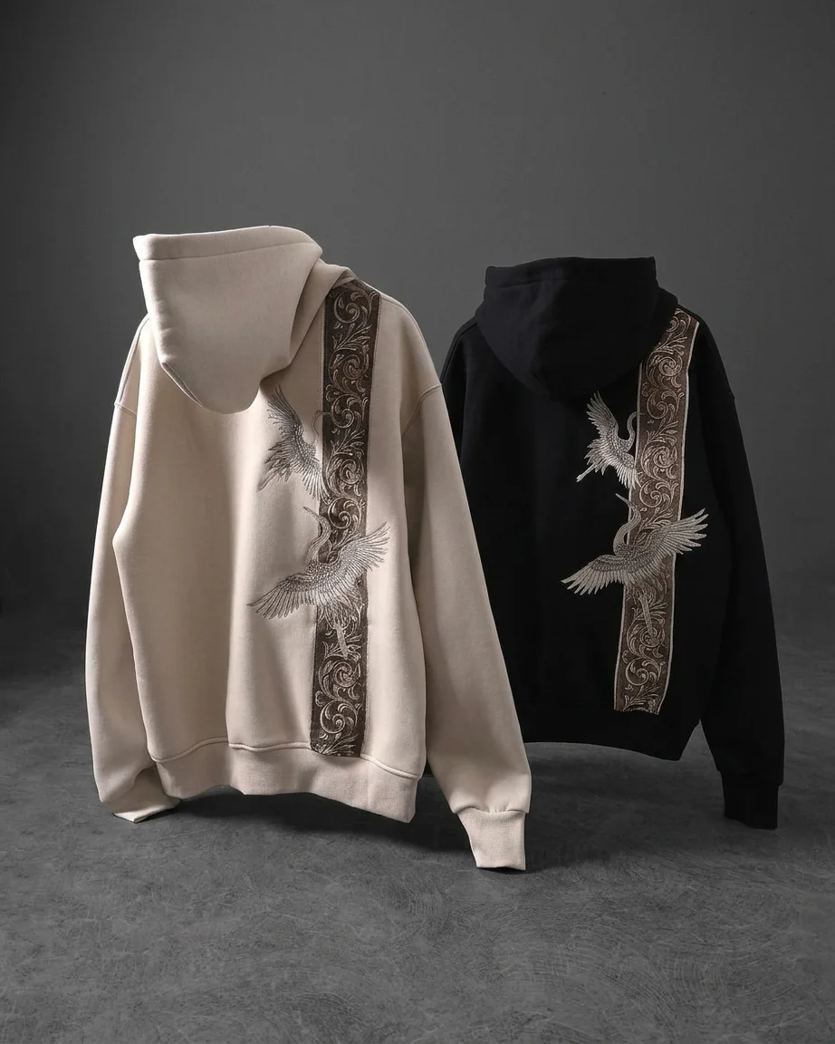 Hoodie Impérial – Motifs Baroques Dorés