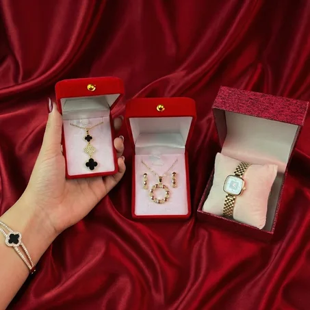 باك  Elegance Luxe  ساعة + جوج سنسلات+ أقراط+ سوار