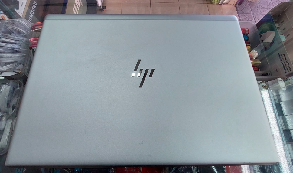 HP EliteBook 840 G5 i5 (8ème génération) I 8Go I 256Go SSD I 14″ [Remis à Neuf]