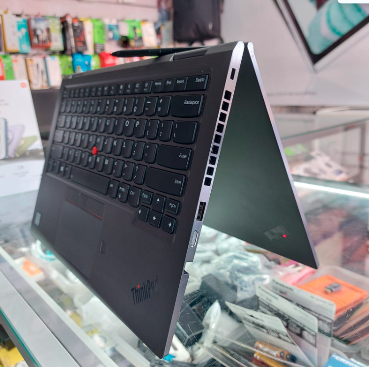 Lenovo ThinkPad X1 Yoga Gen4 Tactile X360 i7 (8ème génération) I 16Go I 256Go SSD I 14″ [Remis à Neuf]