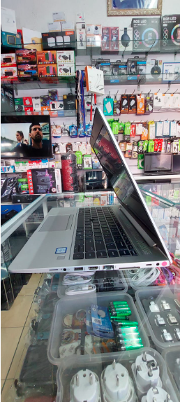 HP EliteBook 840 G5 i5 (8ème génération) I 8Go I 256Go SSD I 14″ [Remis à Neuf]