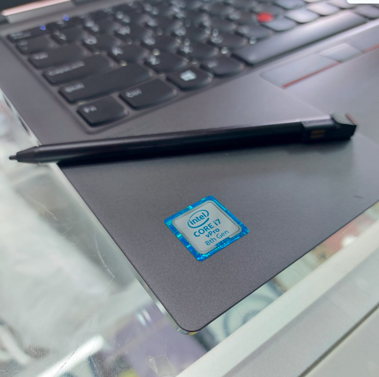 Lenovo ThinkPad X1 Yoga Gen4 Tactile X360 i7 (8ème génération) I 16Go I 256Go SSD I 14″ [Remis à Neuf]