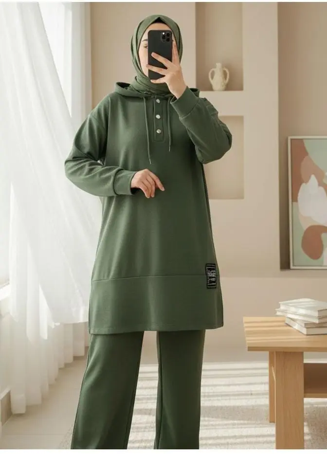 بدلة بغطاء الرأس نسائية