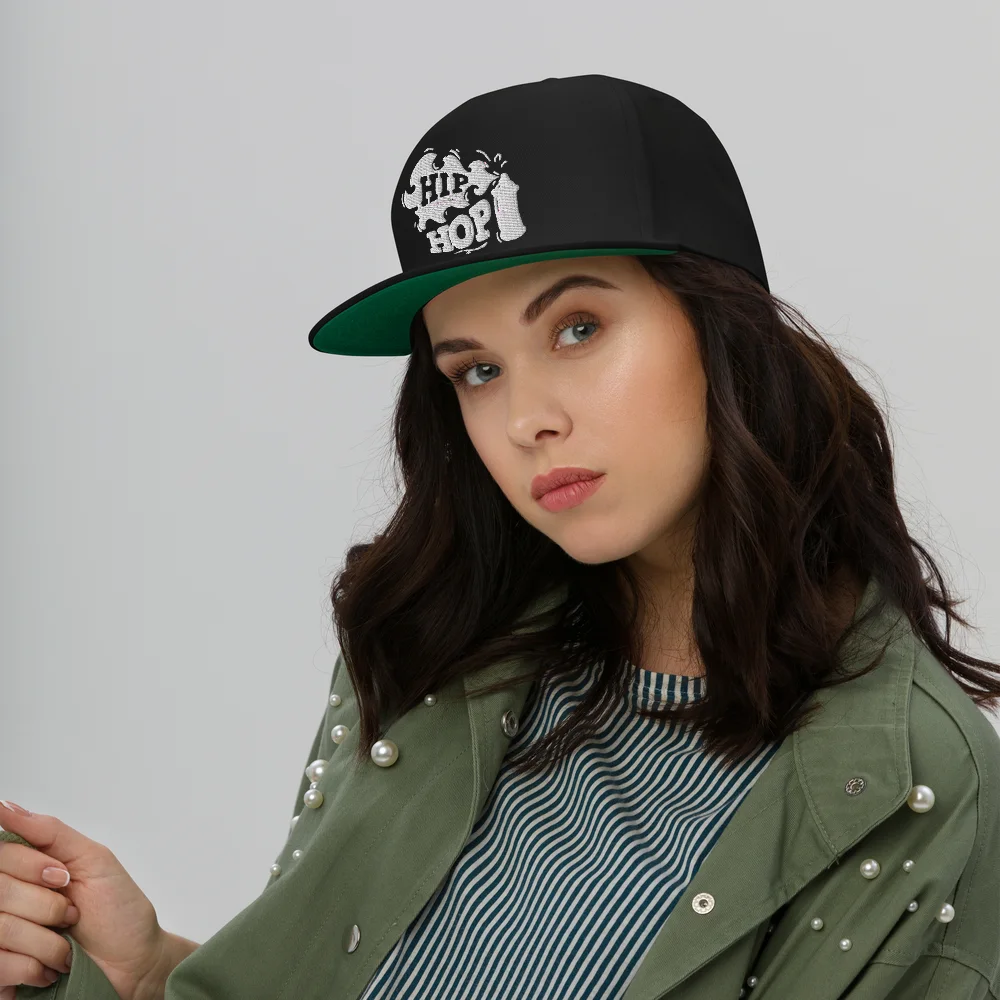 Classic  HIP HOP Snapback Hat – Streetwear Style with Green Undervisor