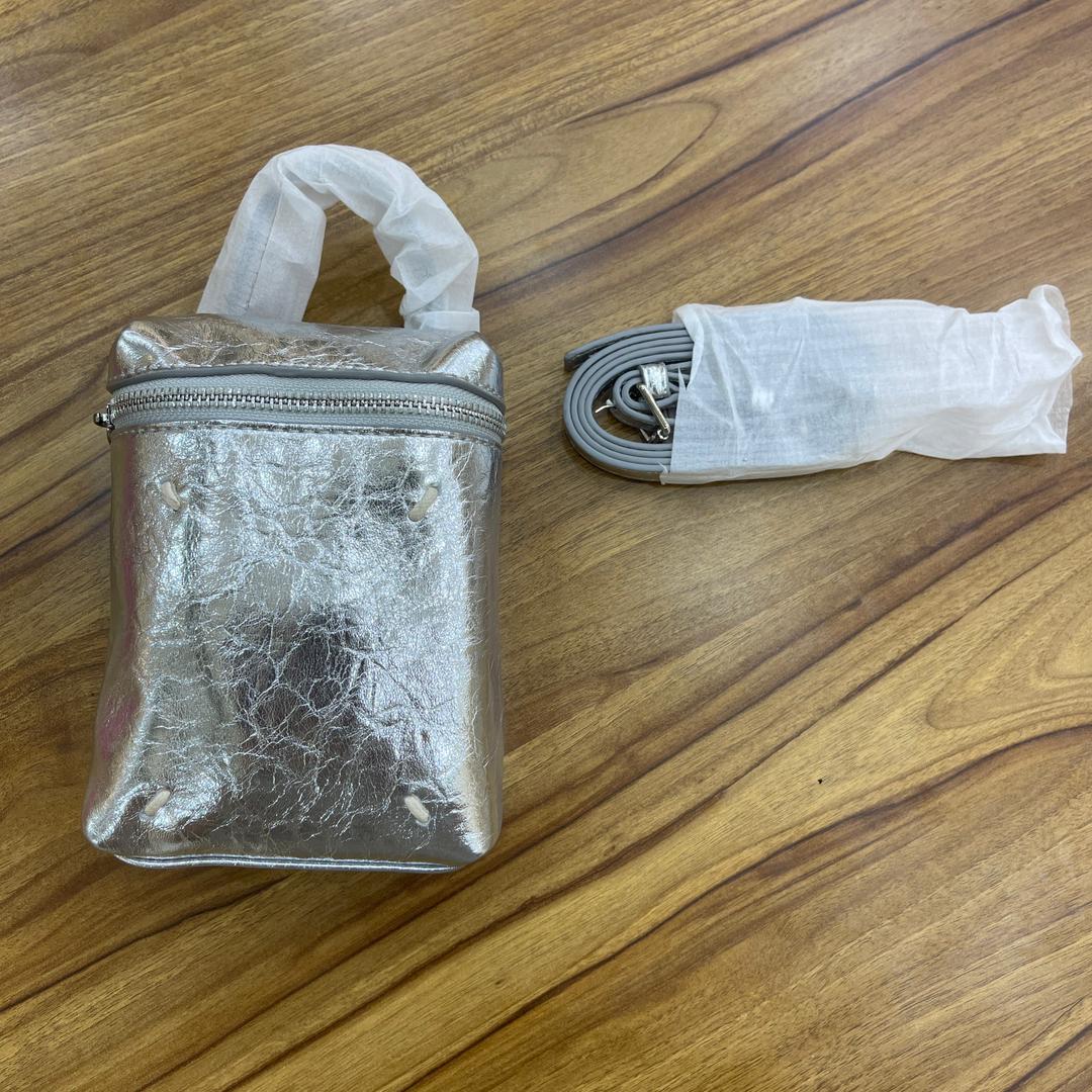 شنطة إيريس كروس (Iris Cross Bag)