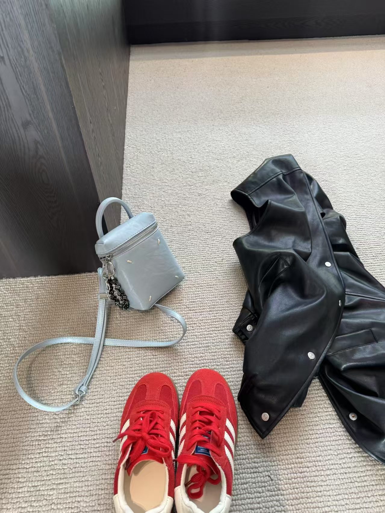 شنطة إيريس كروس (Iris Cross Bag)