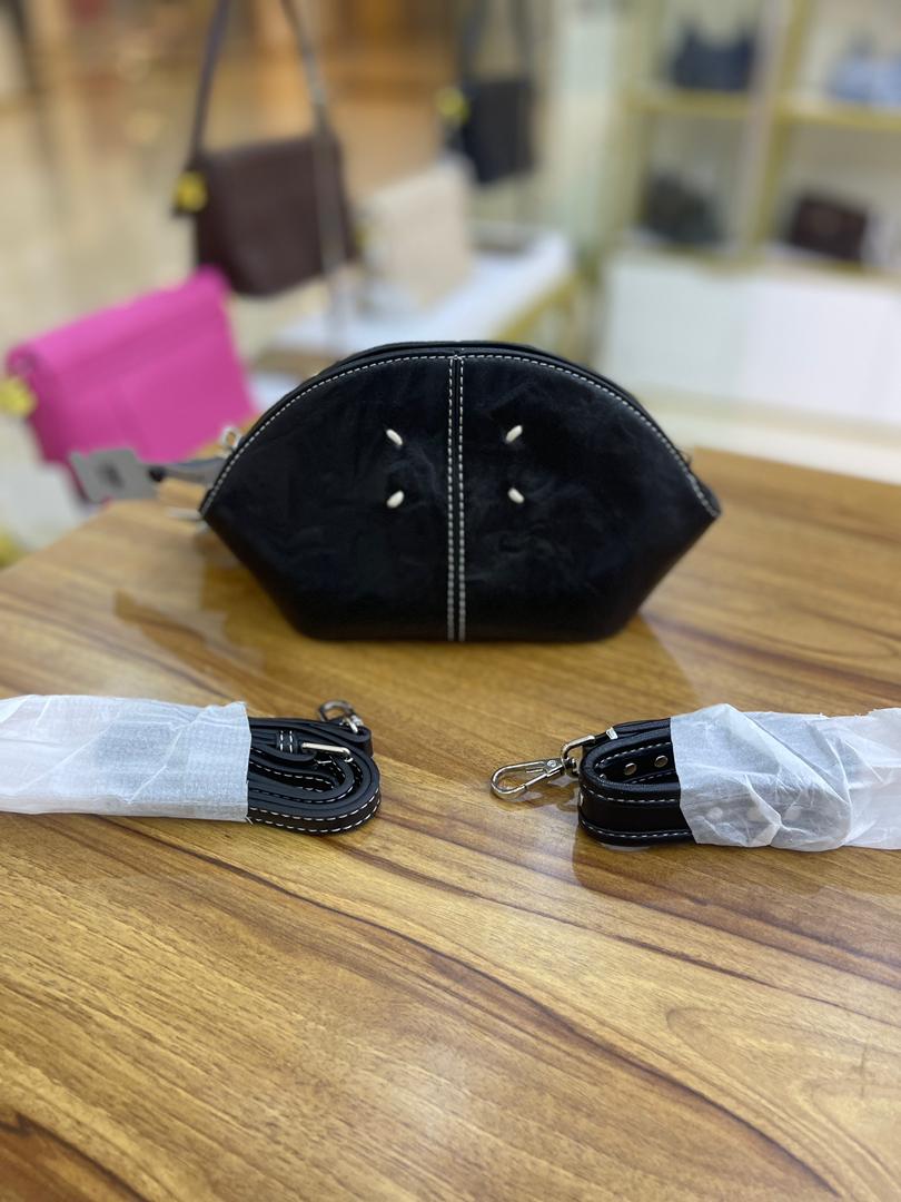 ❤️ شنطة نُـور – أناقة لامعة بألوان متعددة