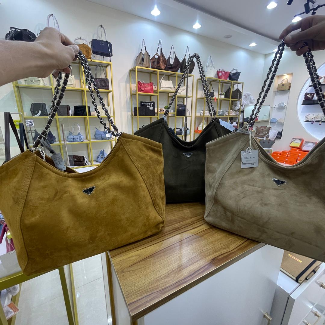 شنطة لورا سويد – كبيرة