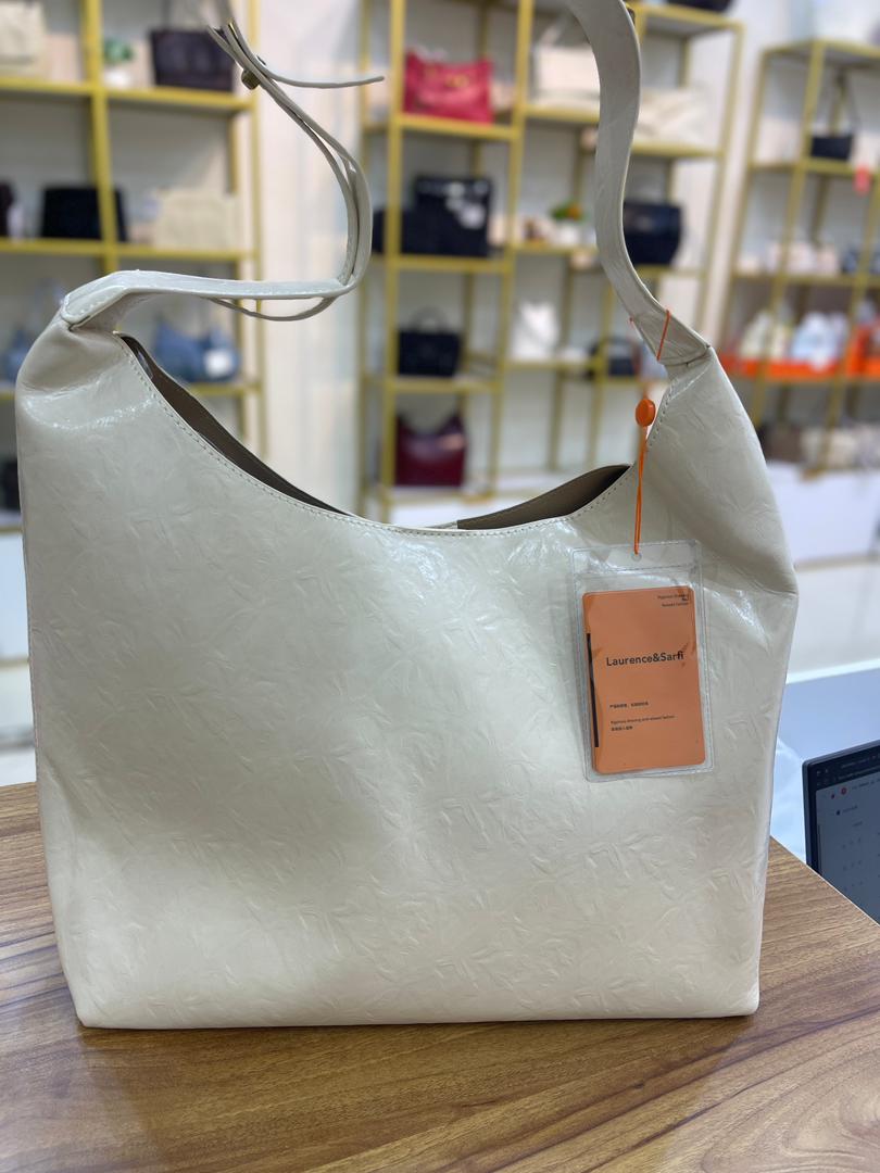 LAURENCE 8 SARIFI
