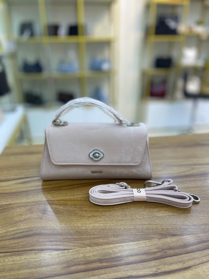 شنطة BAGCO ( المخملية )