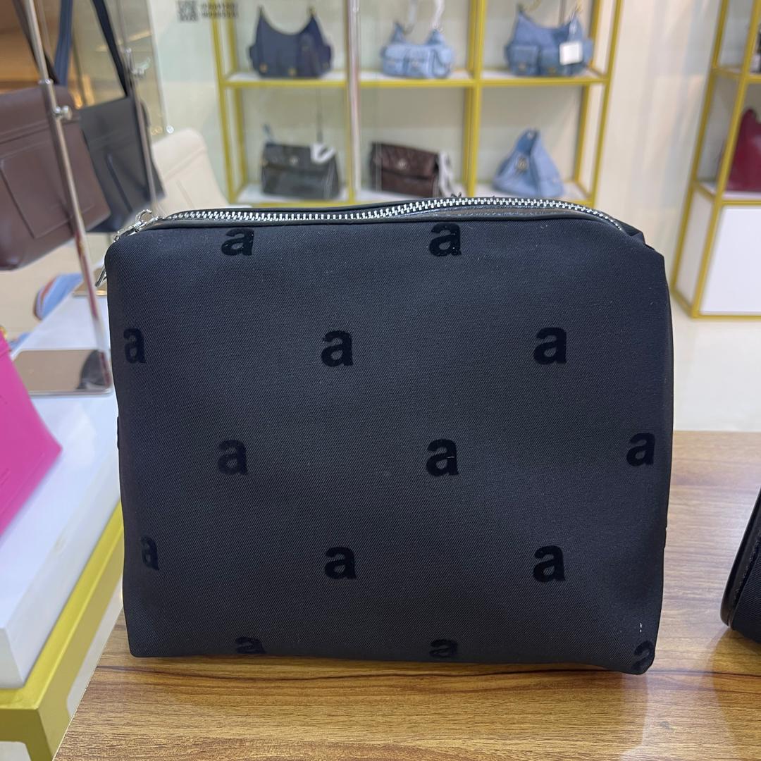 🖤 شنطة ÉLÉNE – حجم بوكس فاخر