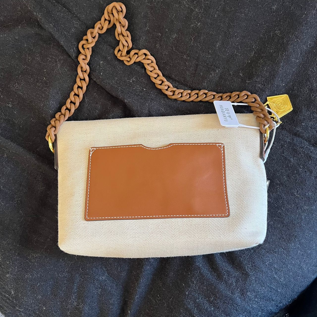 🤍 شنطة ألينا – أناقة الانسيابية البسيطة