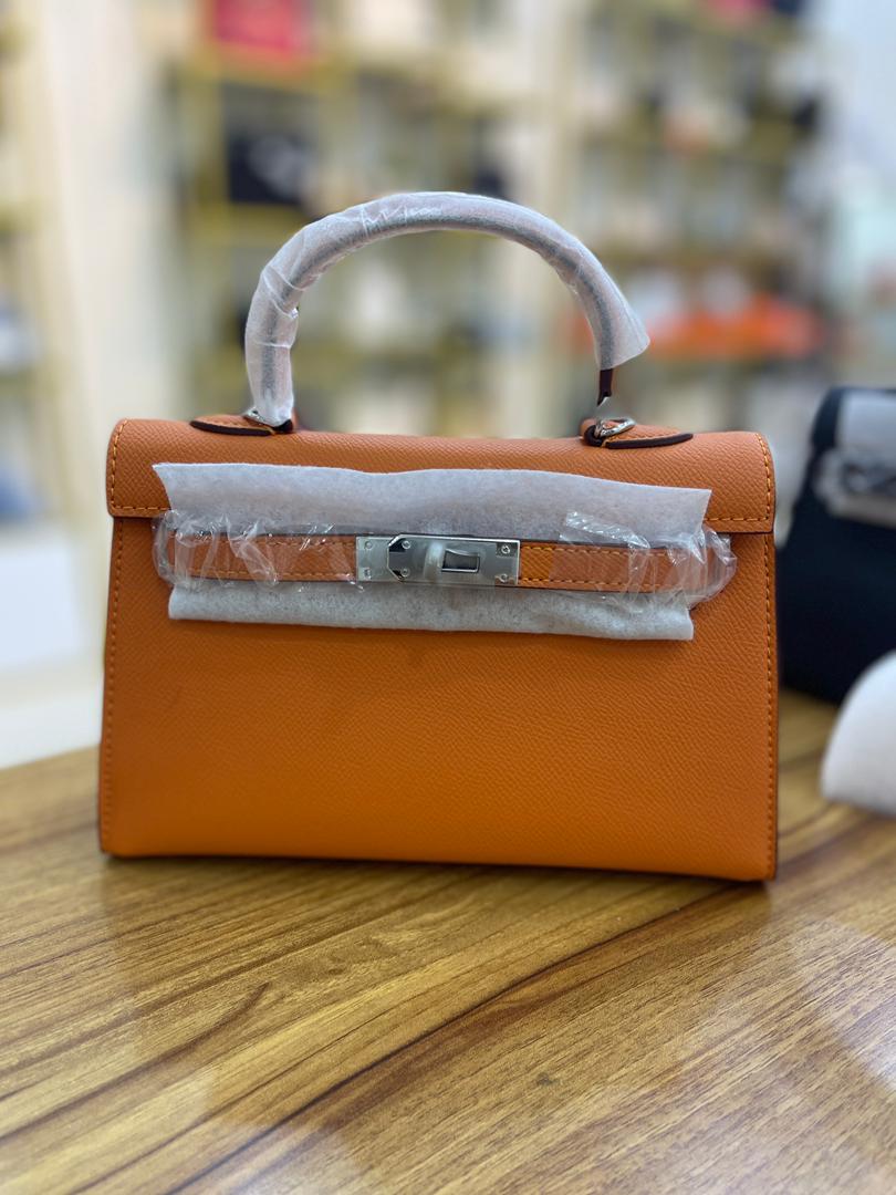 HERMES ( PARIS ) هيرمز  ( الحجم  صغير )