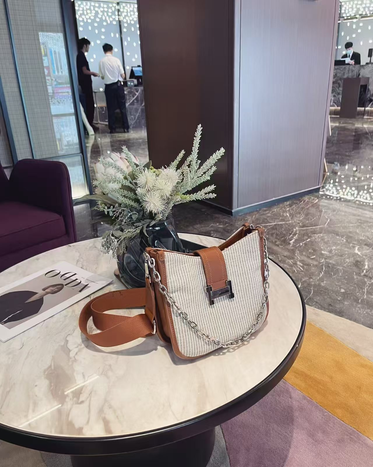 🤎 شنطة ليـورا – أناقة مريحة بتفاصيل عصرية