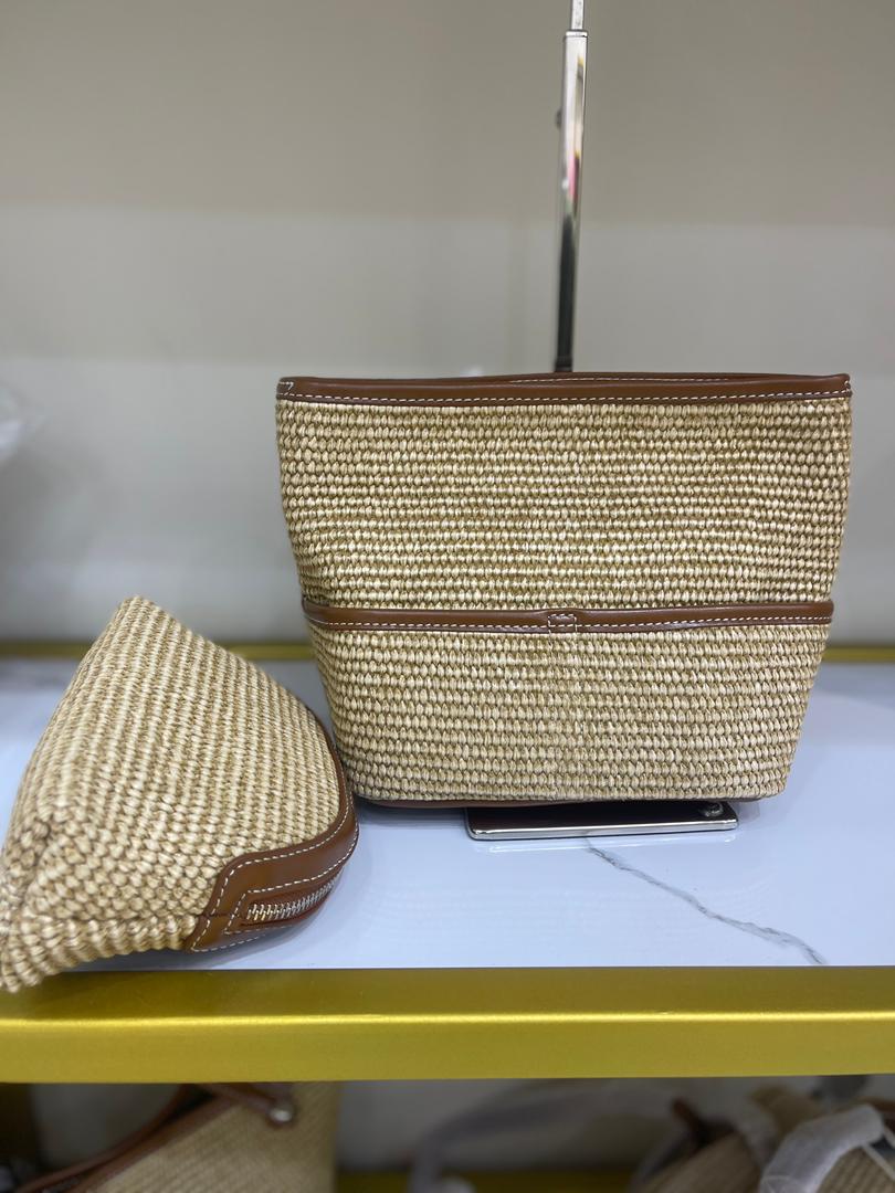 شنطة برايم كلاس الراقية (شنطة يد مع بوش صغير)