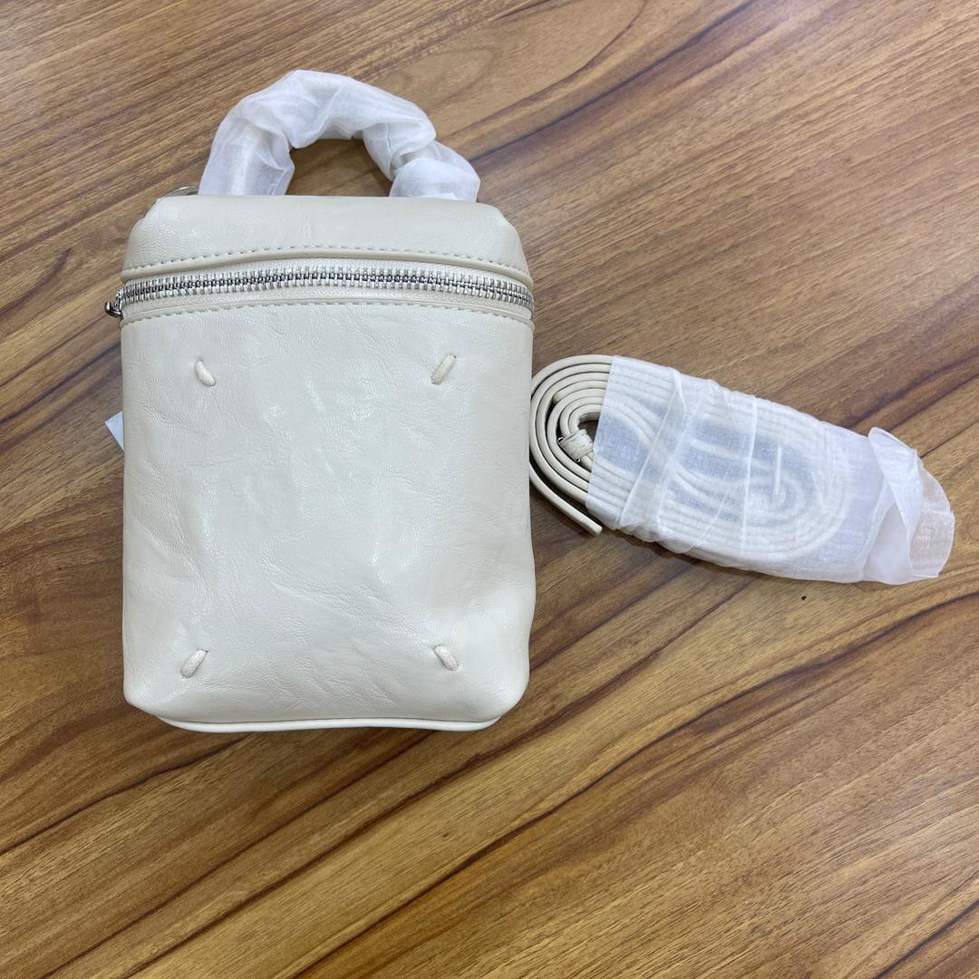 شنطة إيريس كروس (Iris Cross Bag)