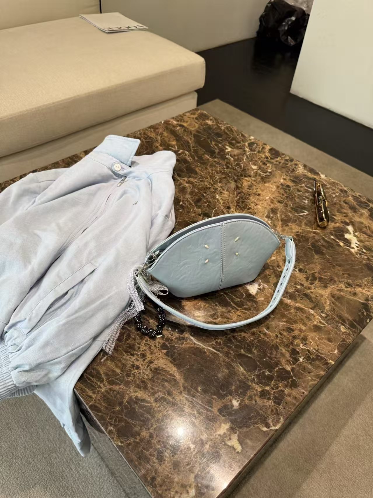 ❤️ شنطة نُـور – أناقة لامعة بألوان متعددة