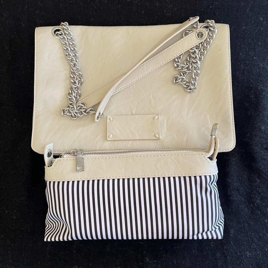 ❤️ شنطة رُبى – فخامة المعدن بلمسة لونية جريئة