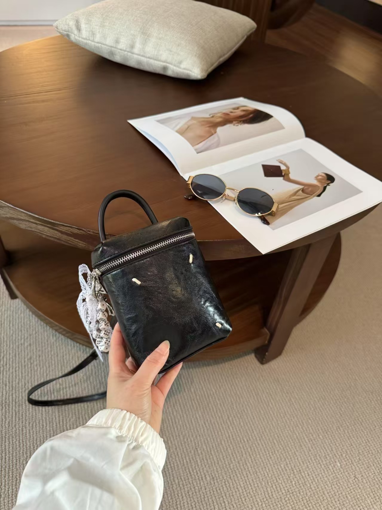 شنطة إيريس كروس (Iris Cross Bag)