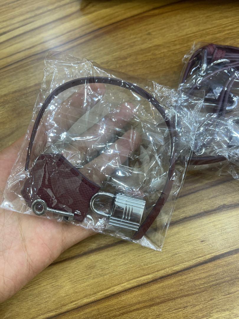 HERMES ( PARIS ) هيرمز  ( الحجم  الكبير )