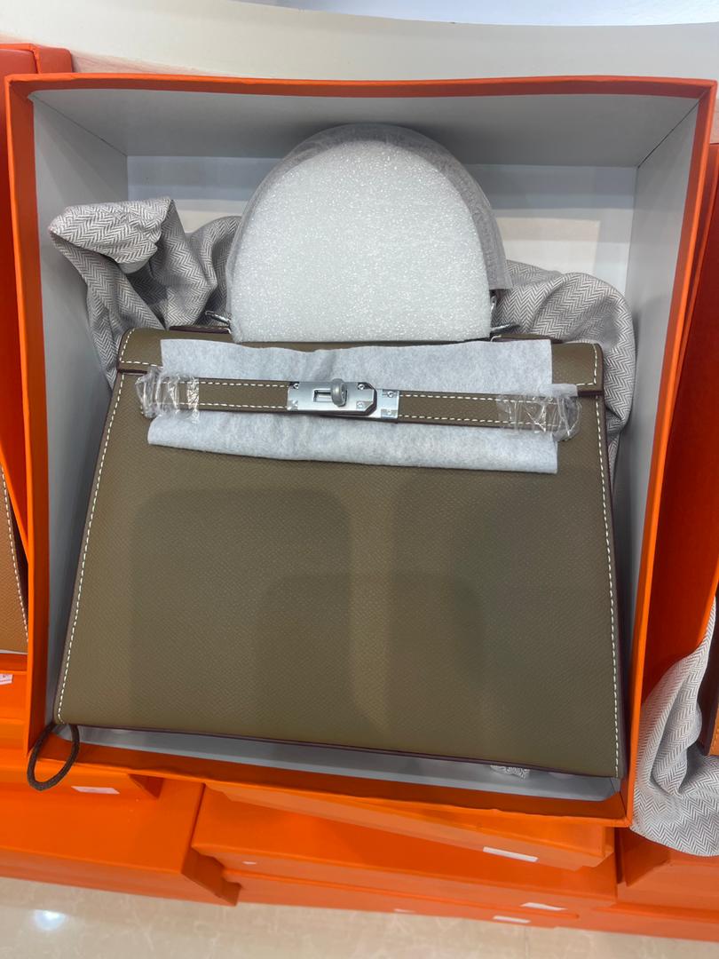 HERMES ( PARIS ) هيرمز  ( الحجم  الكبير )