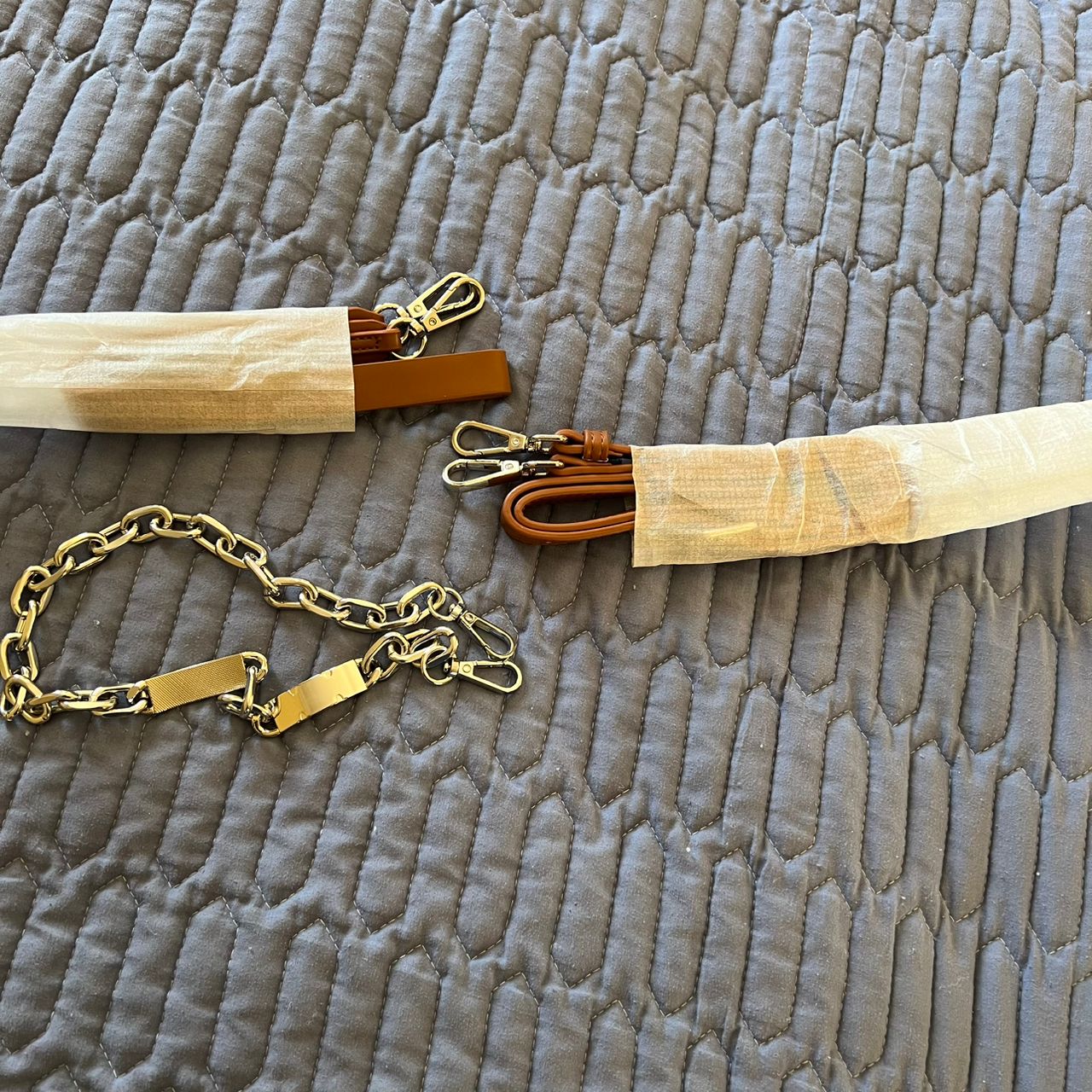 🤎 شنطة مارلا – أناقة الخامة ودفء التفاصيل