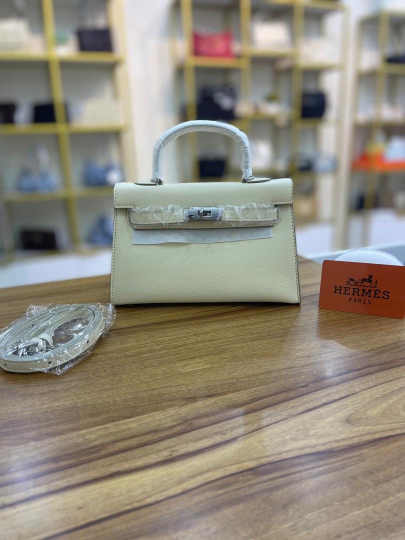 HERMES ( PARIS ) هيرمز  ( الحجم  صغير )