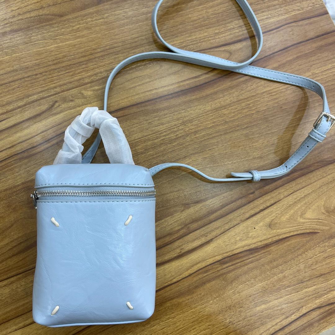 شنطة إيريس كروس (Iris Cross Bag)