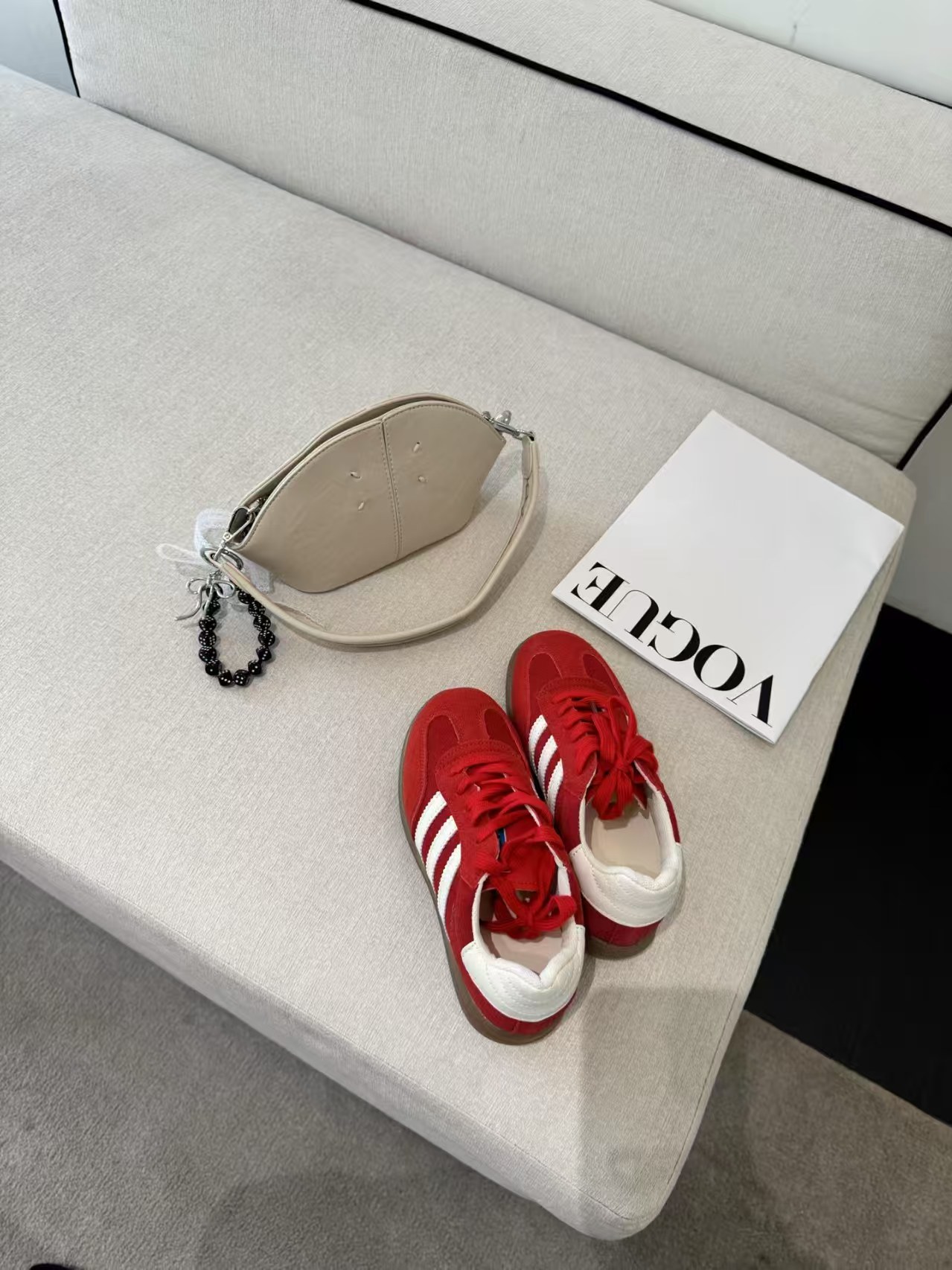 ❤️ شنطة نُـور – أناقة لامعة بألوان متعددة