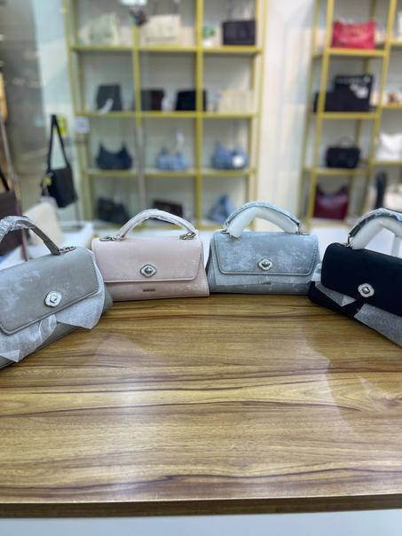 شنطة BAGCO ( المخملية )