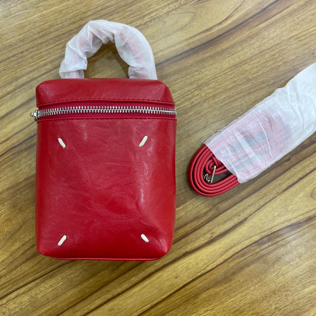 شنطة إيريس كروس (Iris Cross Bag)