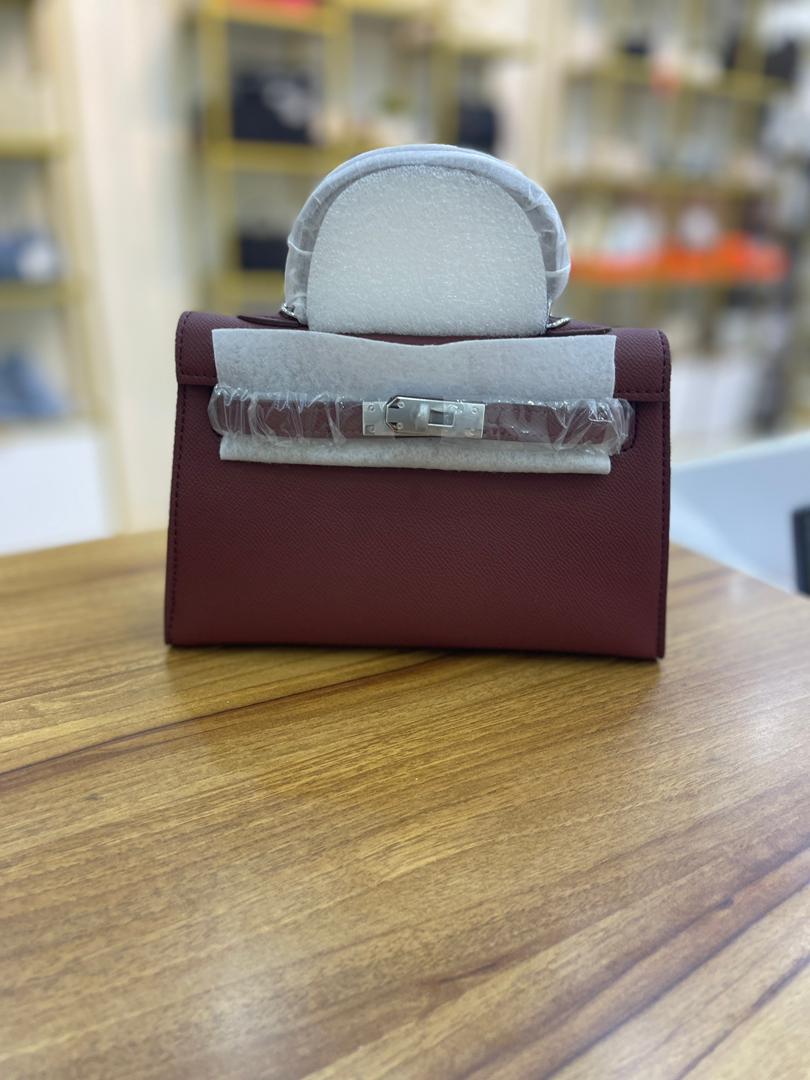 HERMES ( PARIS ) هيرمز  ( الحجم  صغير )