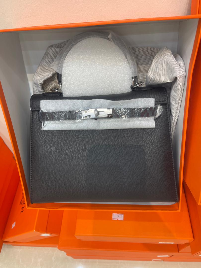 HERMES ( PARIS ) هيرمز  ( الحجم  الكبير )