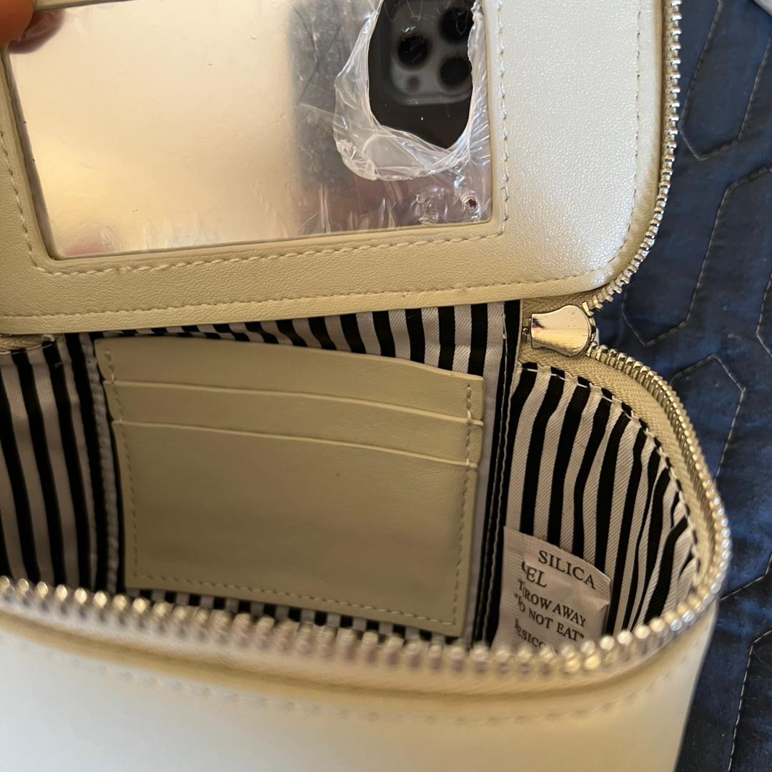 🤍 شنطة مِـيرا – الأناقة في صندوق صغير