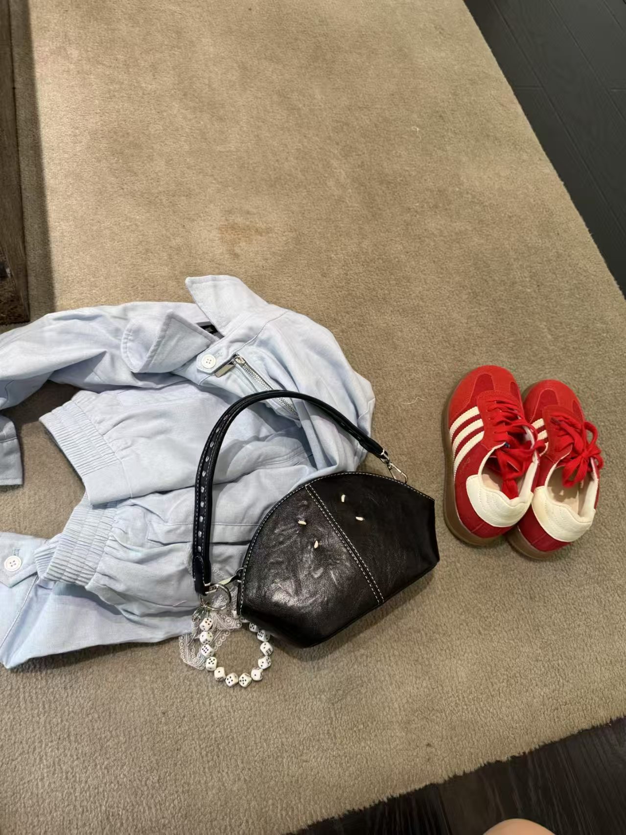 ❤️ شنطة نُـور – أناقة لامعة بألوان متعددة