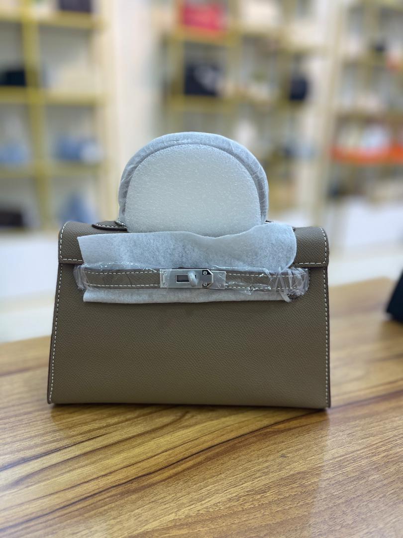 HERMES ( PARIS ) هيرمز  ( الحجم  صغير )