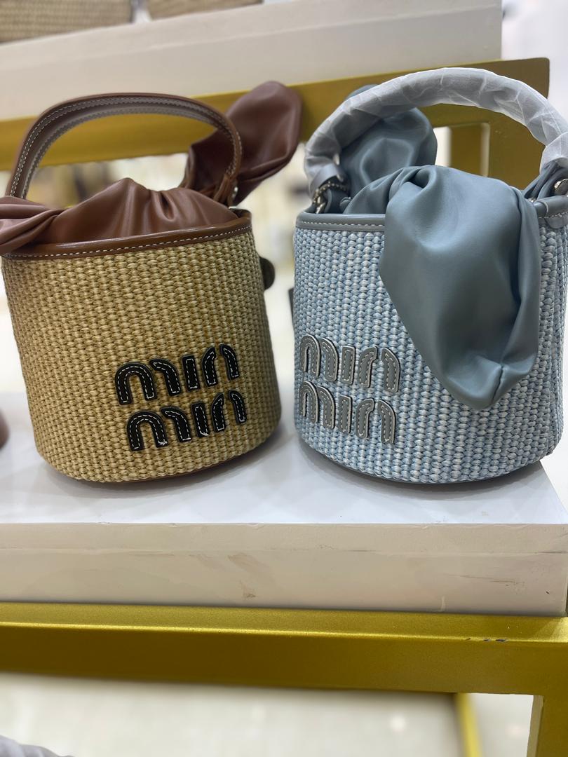 هاربر ستايل الدلو الراقية من miu miu