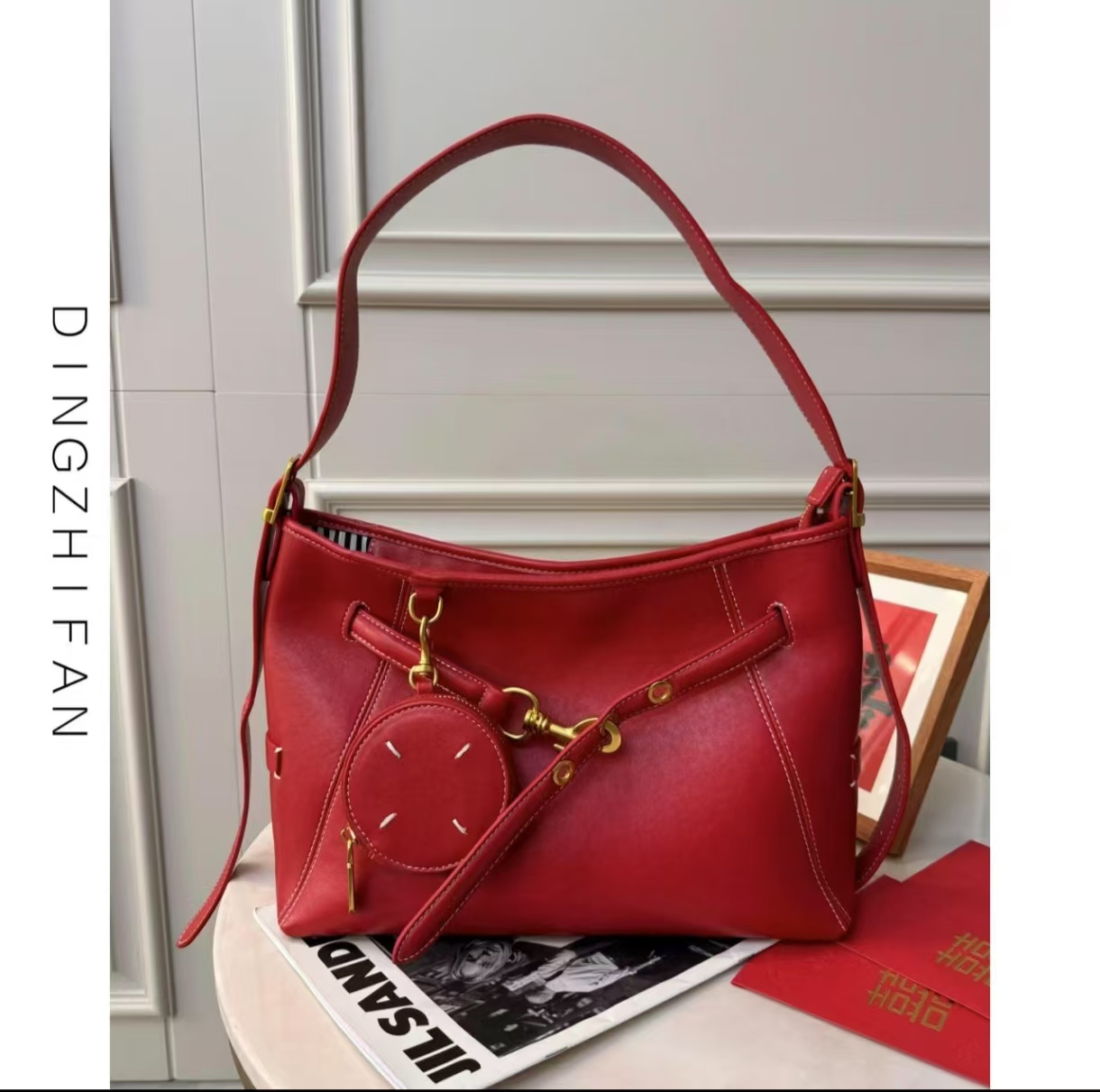 شنطة Rouge Élégance