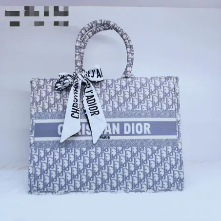BOoOK TOTE