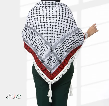 الكوفية المطرزة
