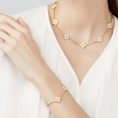 Ensemble Van Cleef