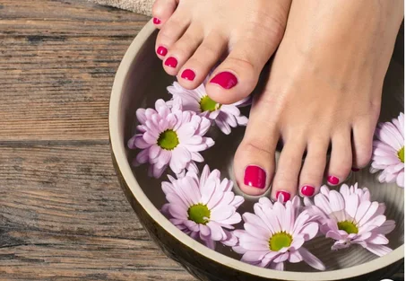 العناية بالارجل