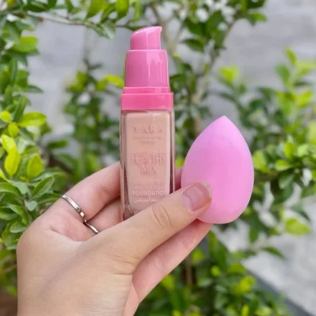 🎀 بكج يارا الوردي 3 في 1 (Yara Box):**​🌸 فوانديشن يارا: تغطية ناعمة وخفيفة
